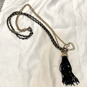 Cute long necklace! Black and gold
